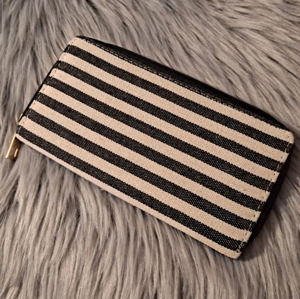 Black/White Stripe Wallet